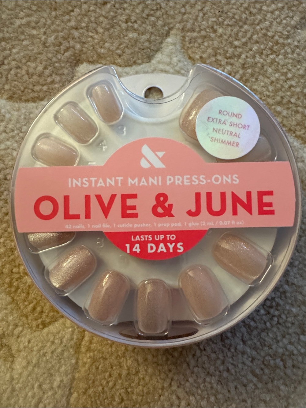 NIP Olive & June Instant Mani Press-Ons Round Extra Short Neutral Shimmer 42ct